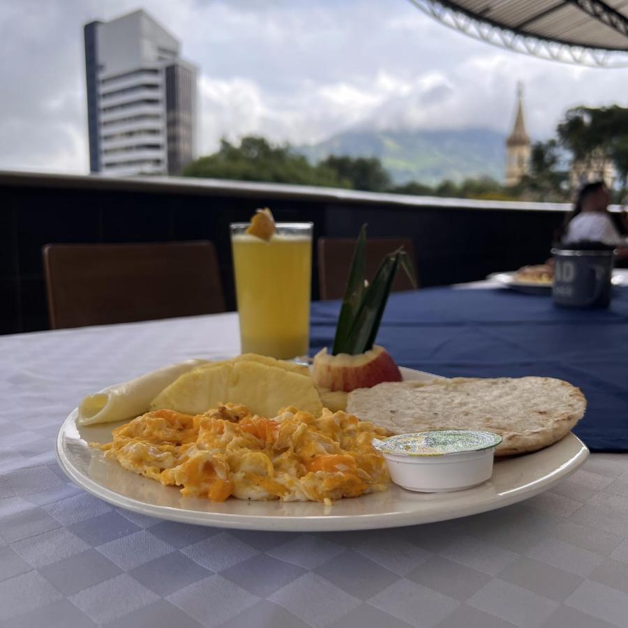 Hotel Luxor Pereira Zewnętrze zdjęcie